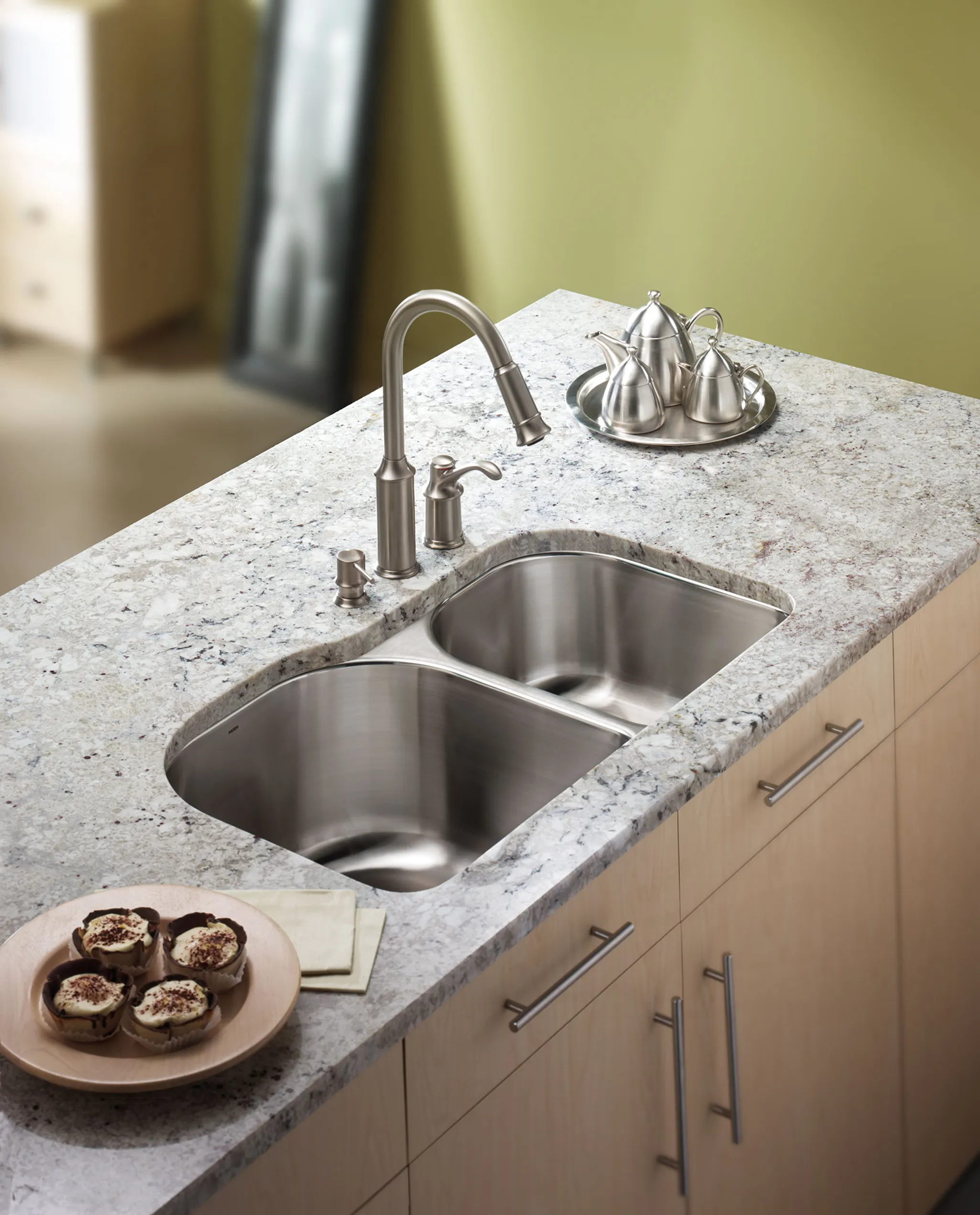 Aberdeen Chrome One-Handle High Arc Pulldown Kitchen Faucet
