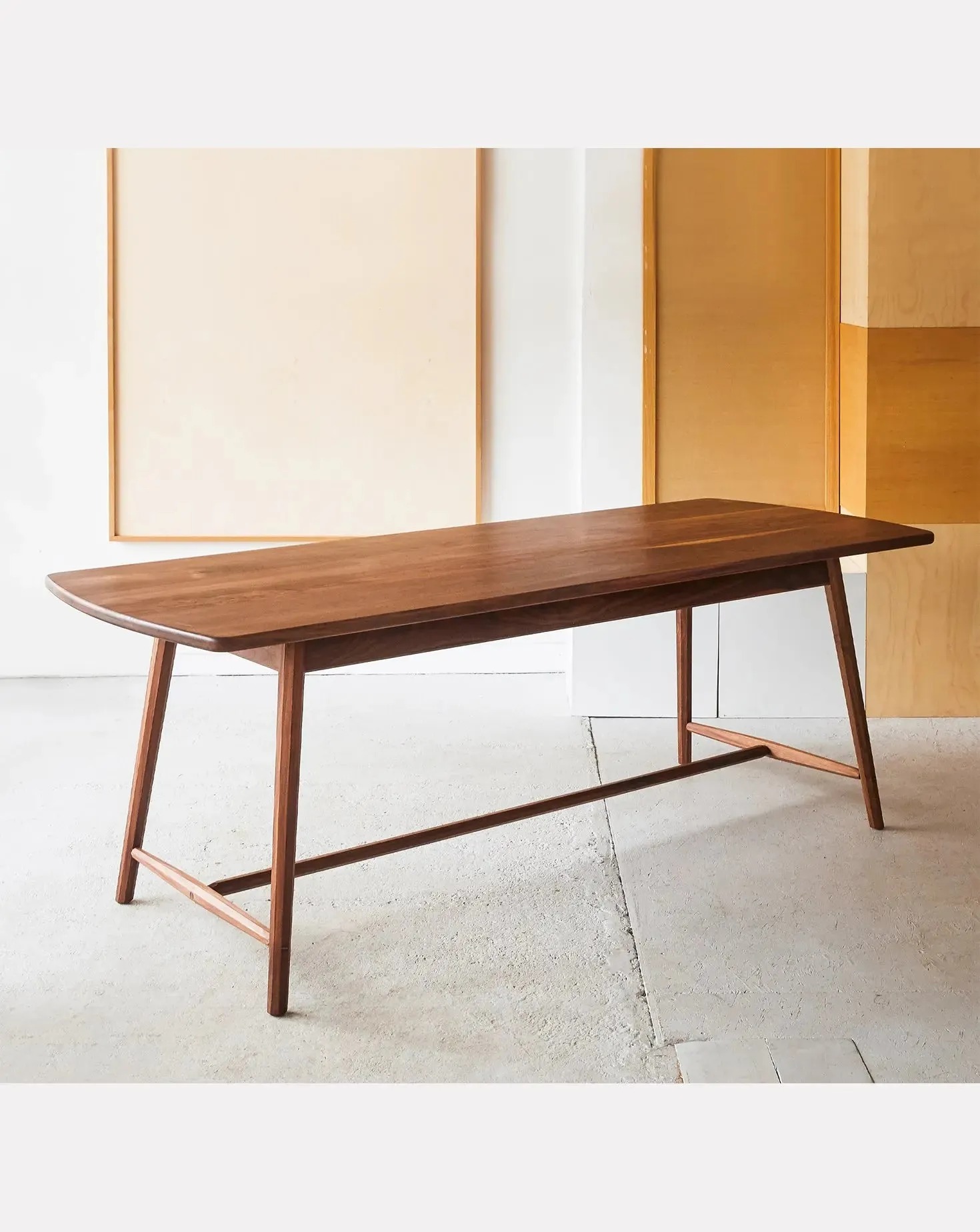 Arden Dining Table