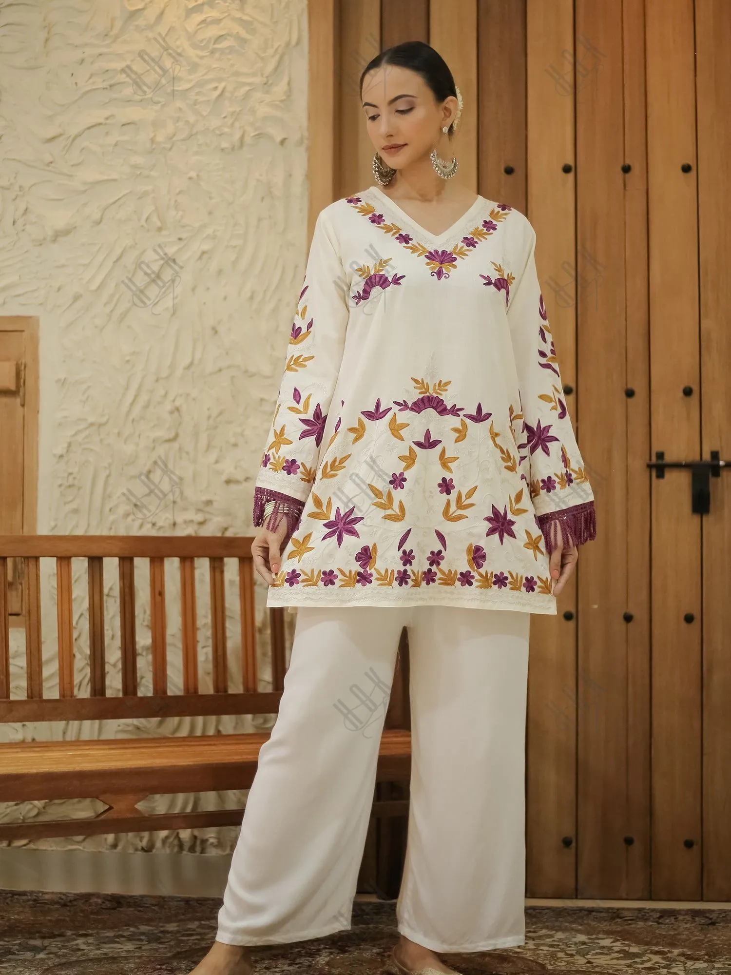 Falak Kashmiri Short Kurta - White