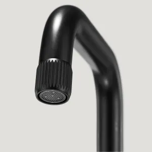 Grooved Tap Details - Black