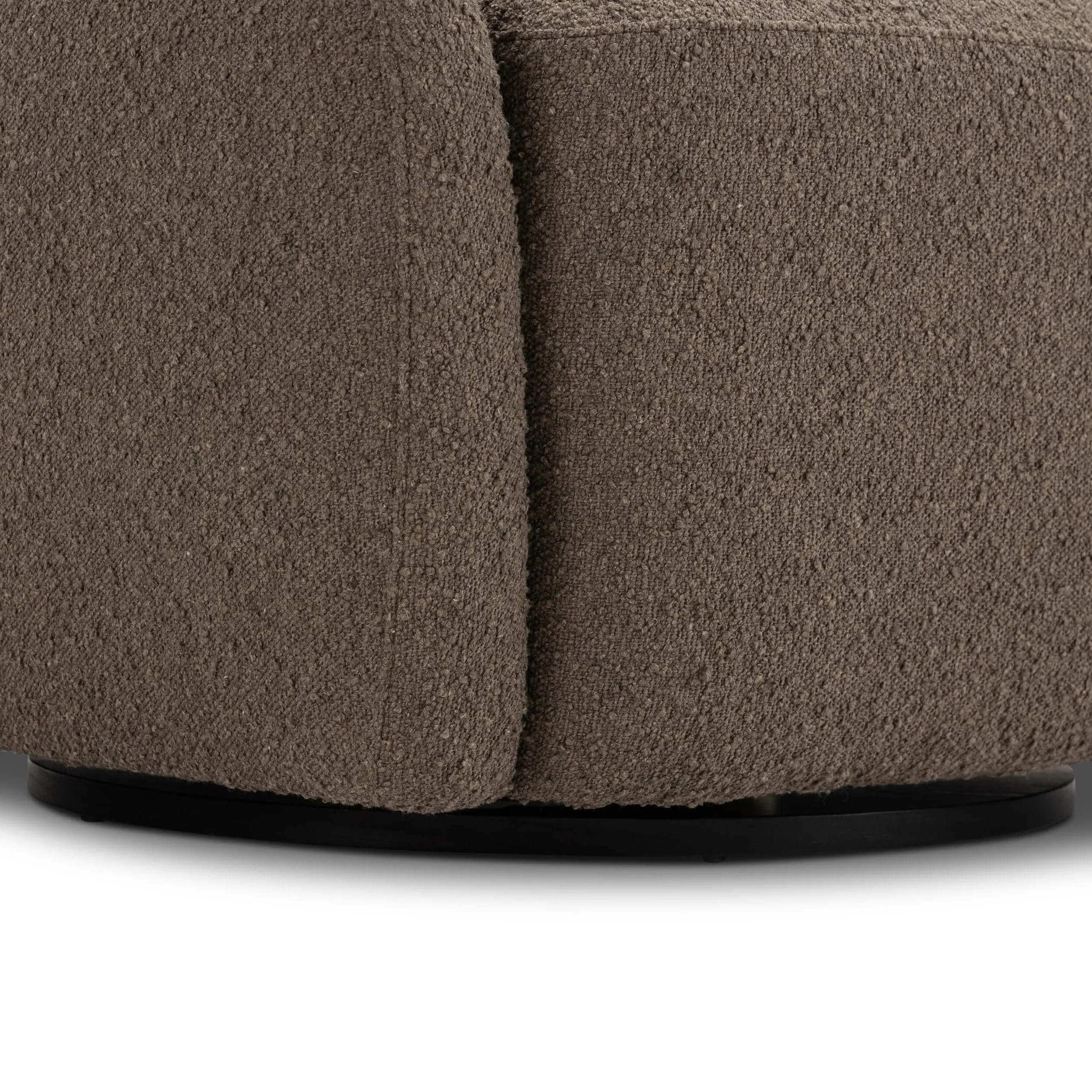 Levi Swivel Chair, Knoll Clay
