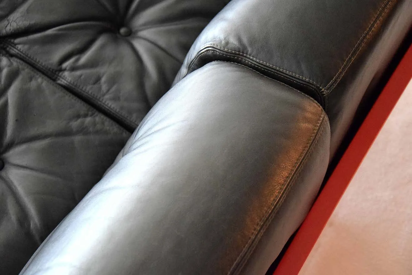 Mid Century Red and Black Sofa by Claudio Salocchi for Sormani