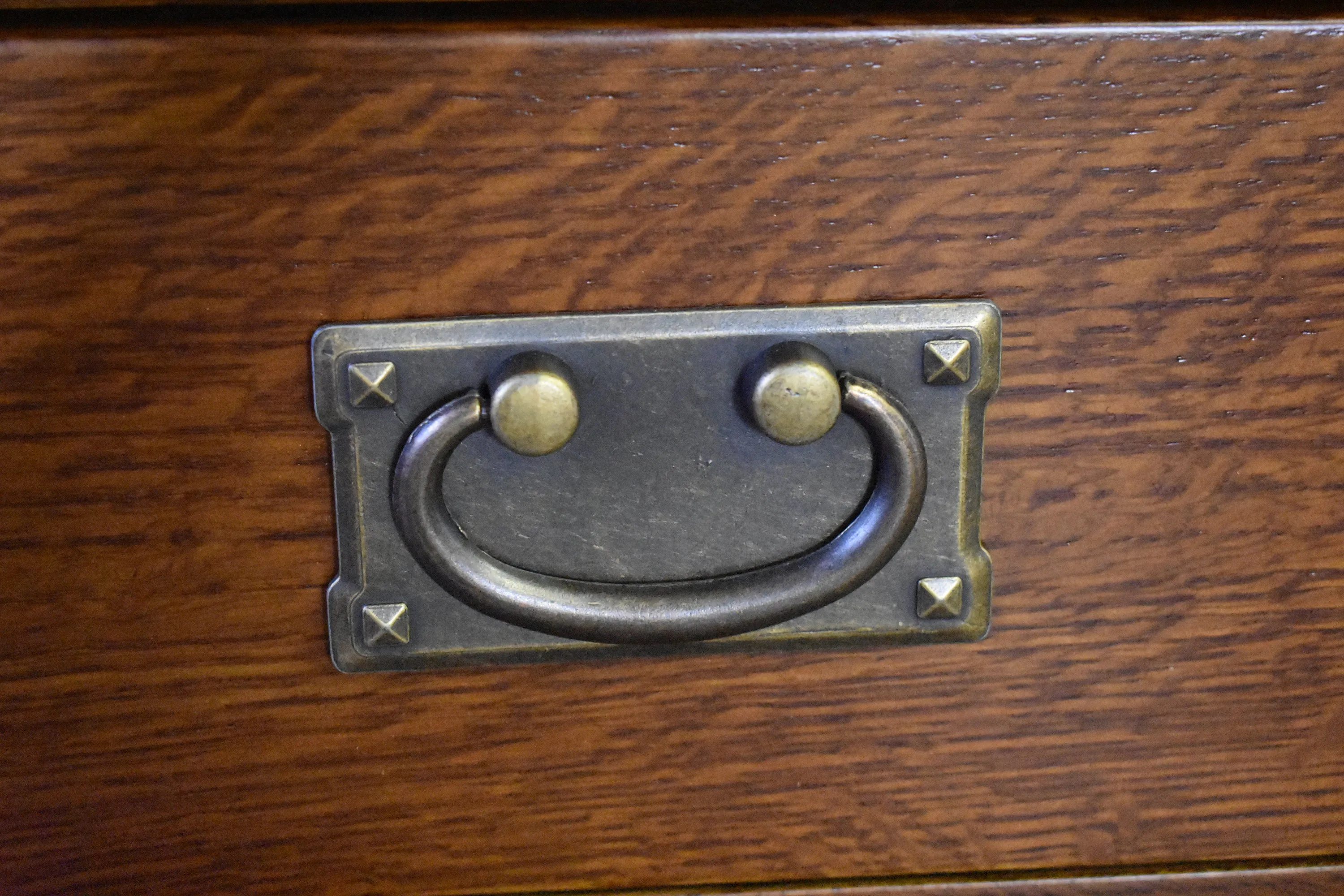 Mission Style Solid Quarter Sawn Oak Keyhole Nightstand