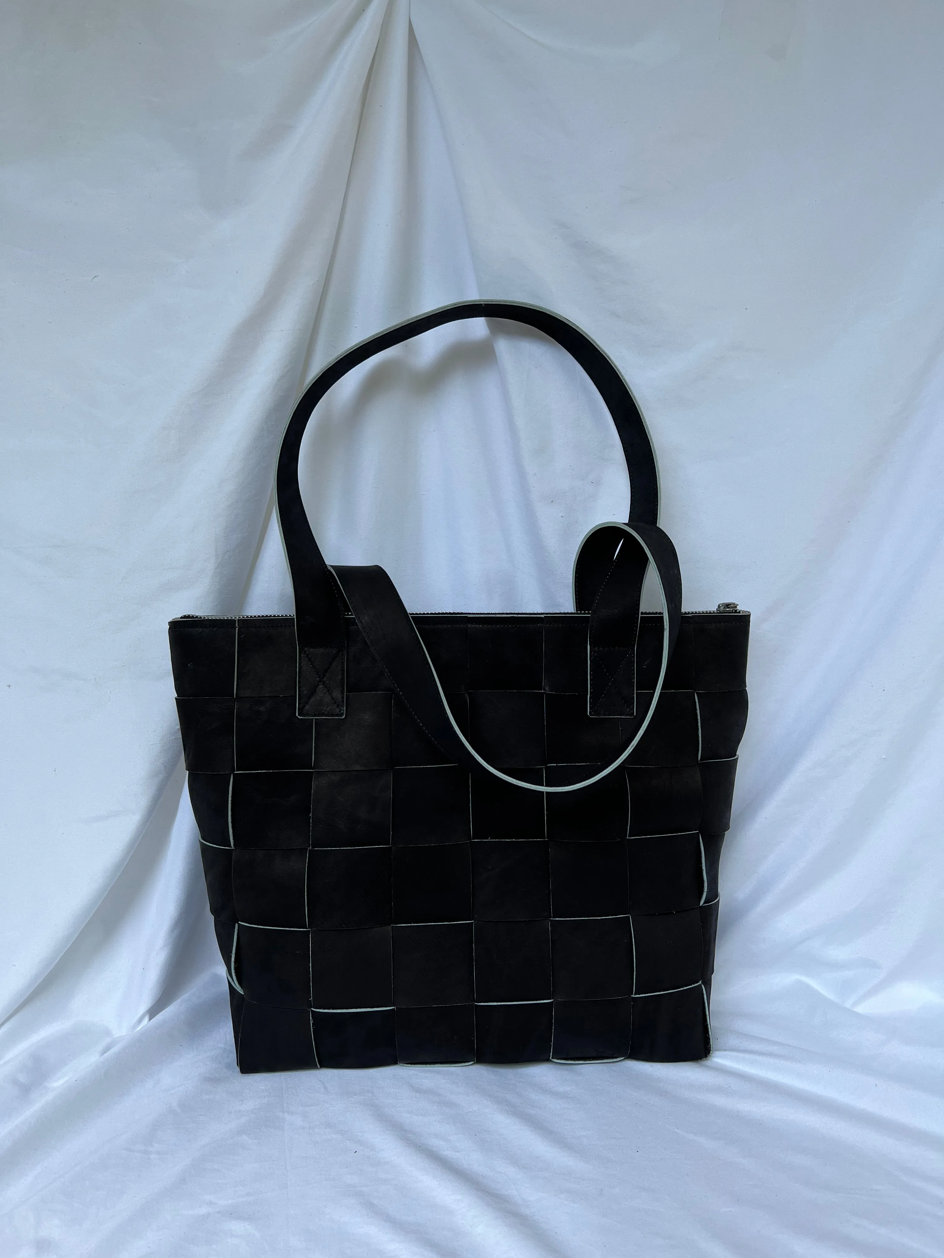 No. 275 Weaved shoulder bag