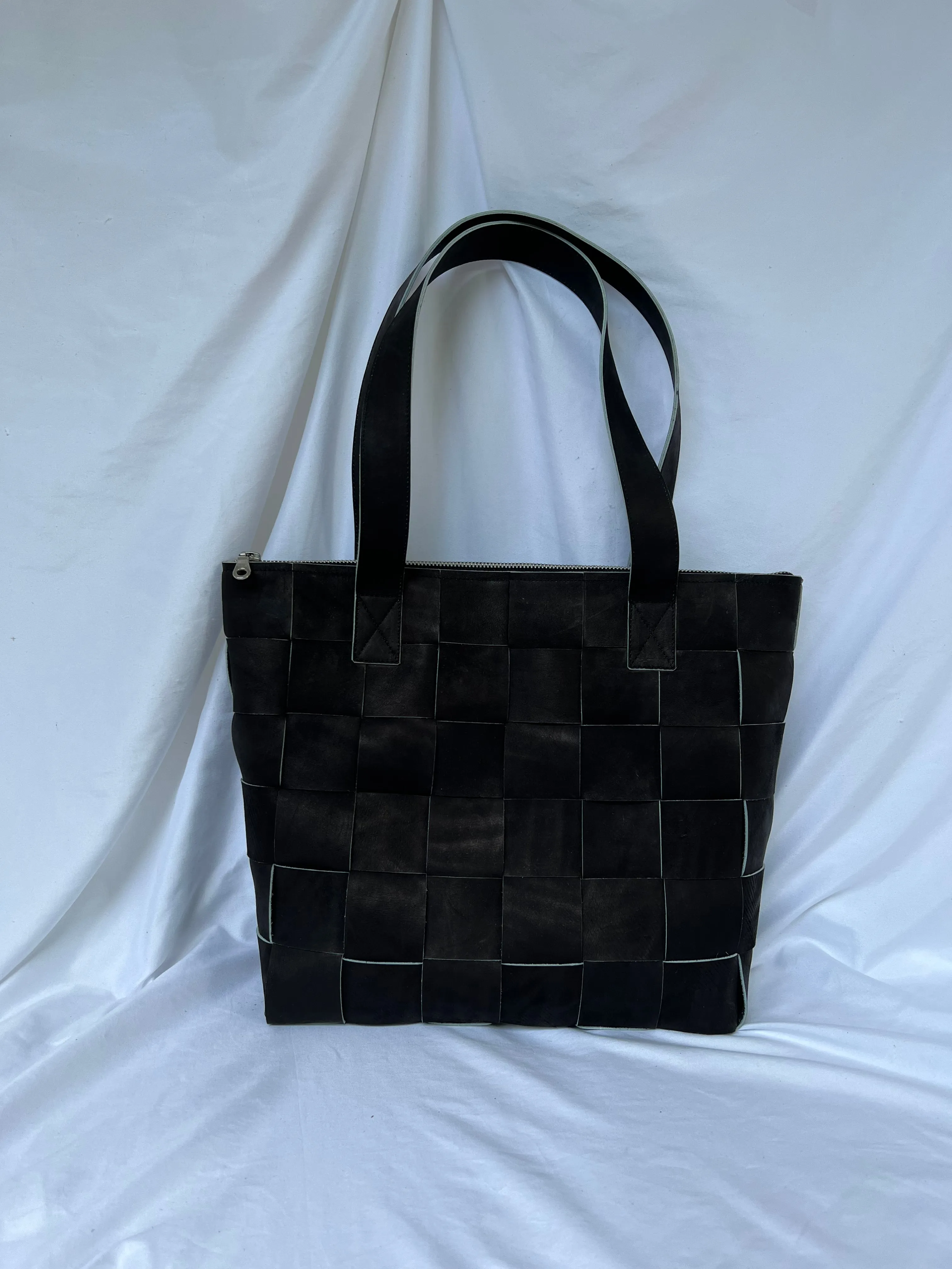 No. 275 Weaved shoulder bag