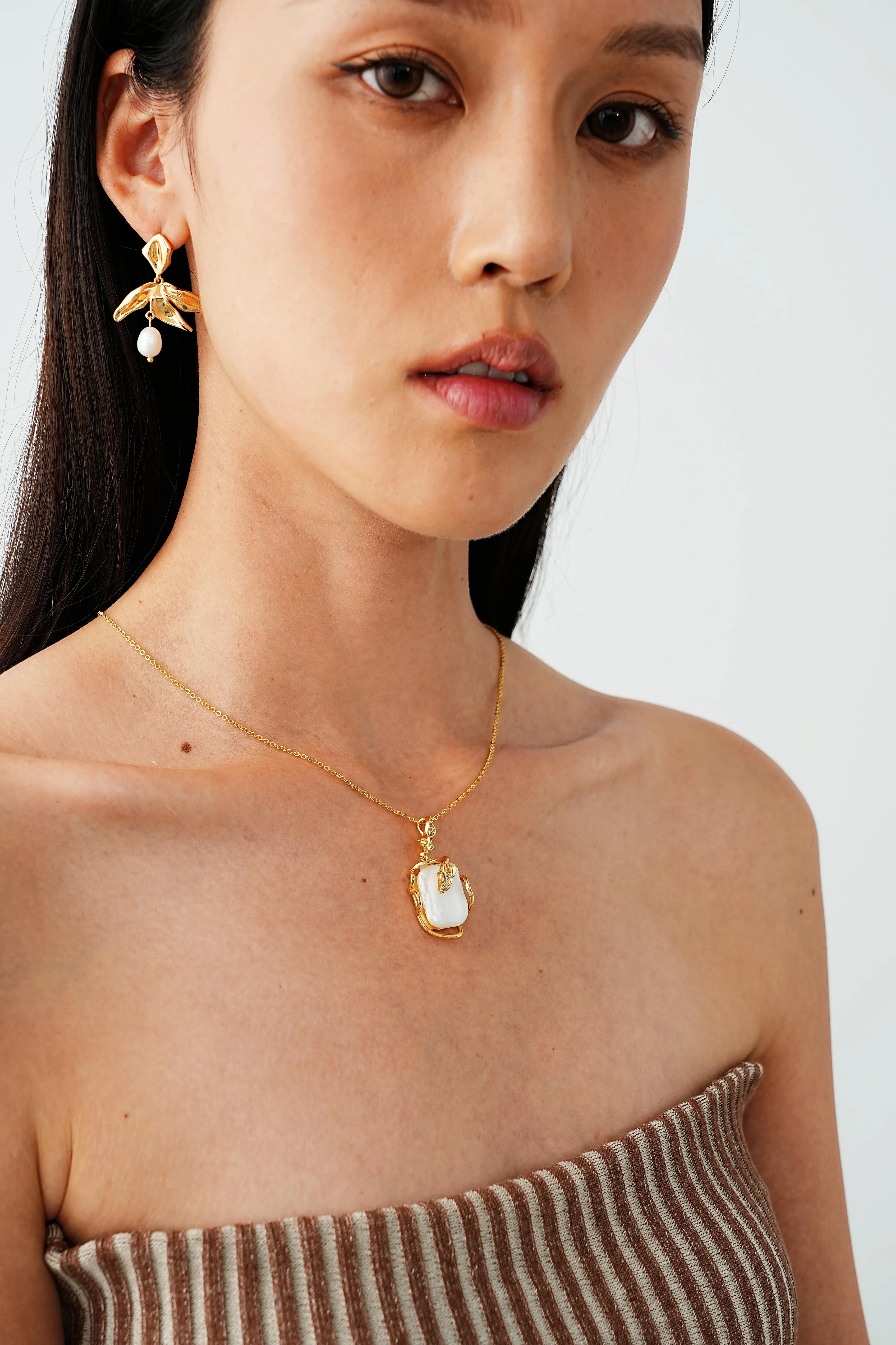 Ornate Vine Baroque Pearl Necklace