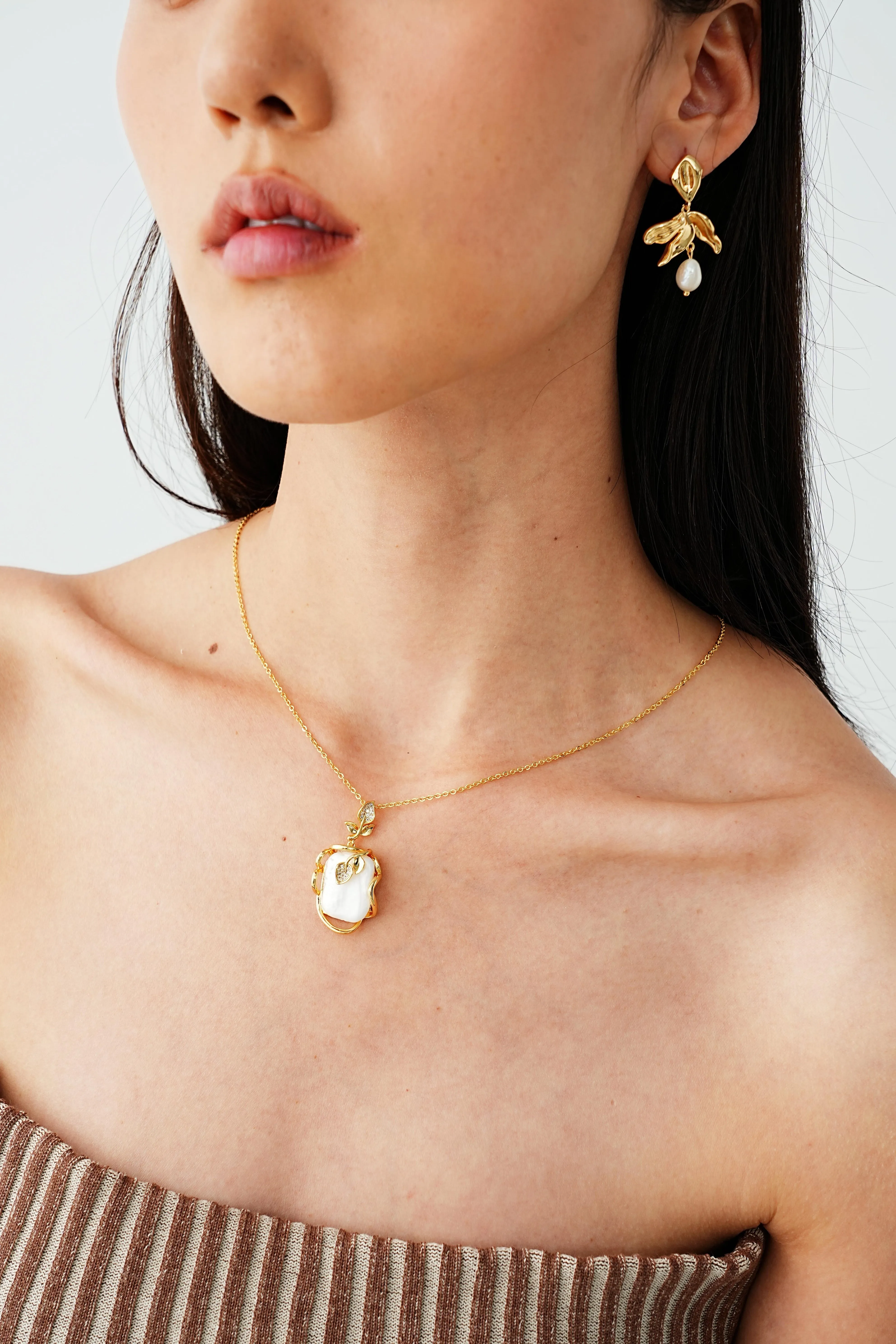 Ornate Vine Baroque Pearl Necklace
