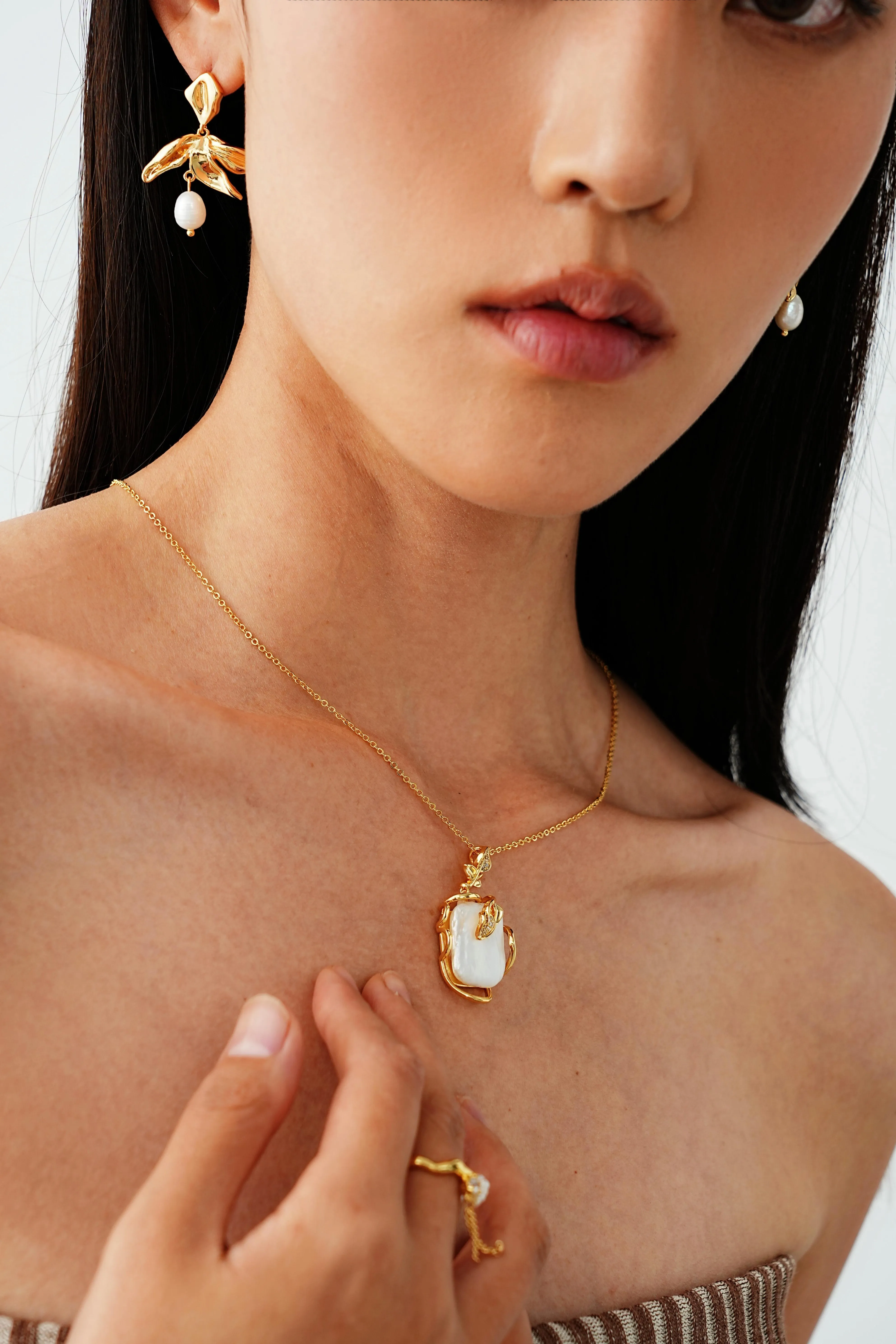 Ornate Vine Baroque Pearl Necklace