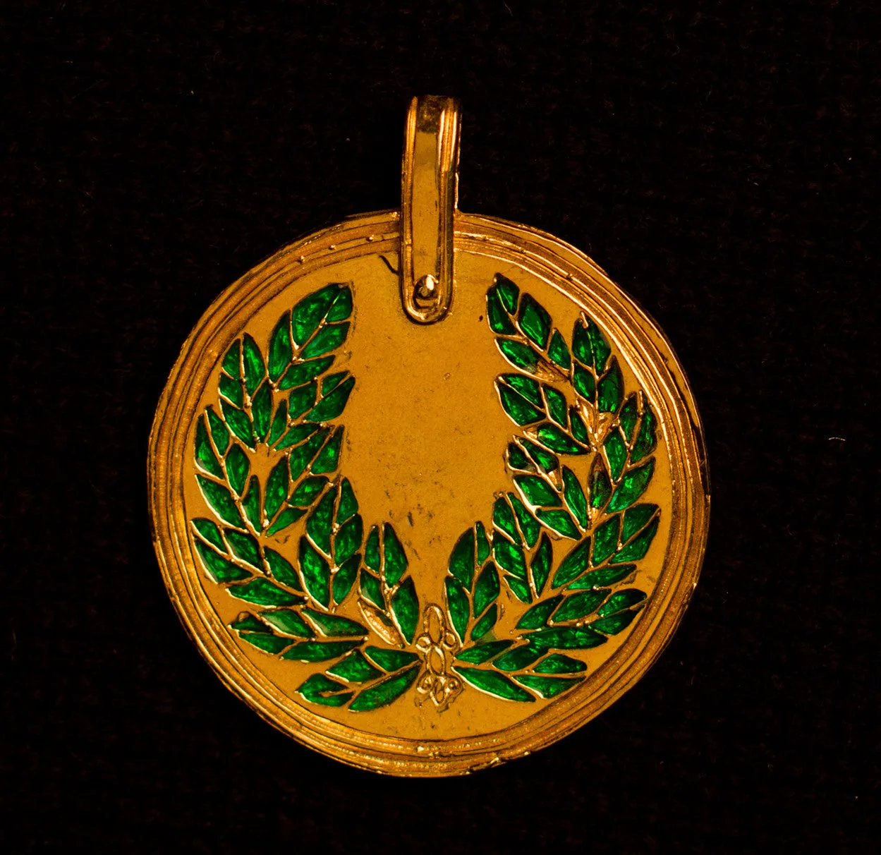 Pendant, laurel - O-08