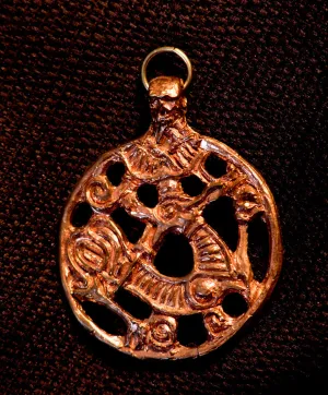 Pendant with animal, openwork - Y-40