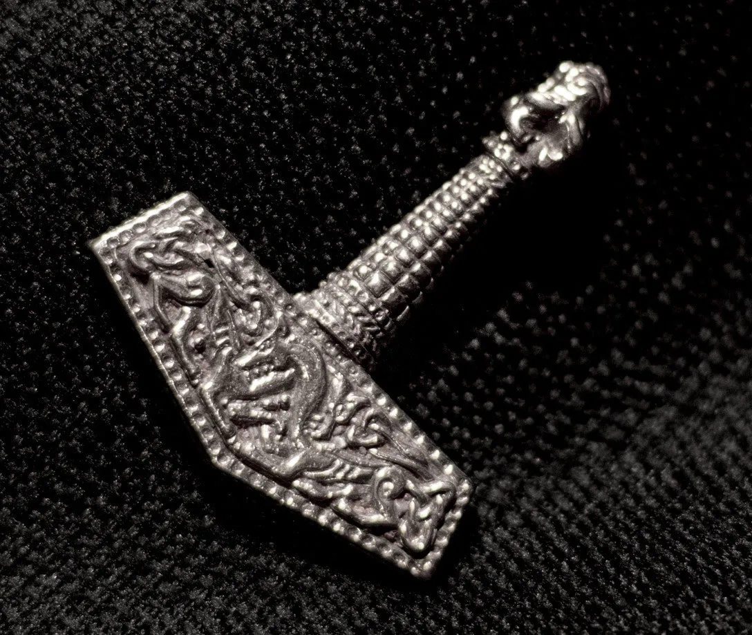 Silver Thor's Hammer with dogs of war - NS40