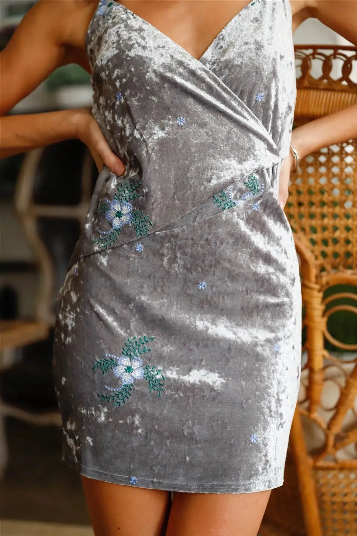 Silver Velvet Floral Embroidery Detail Wrapped Mini Dress /3-3