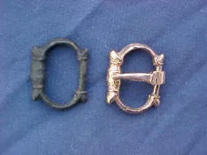 Single oval belt buckle from the STRONG Collection - T253
