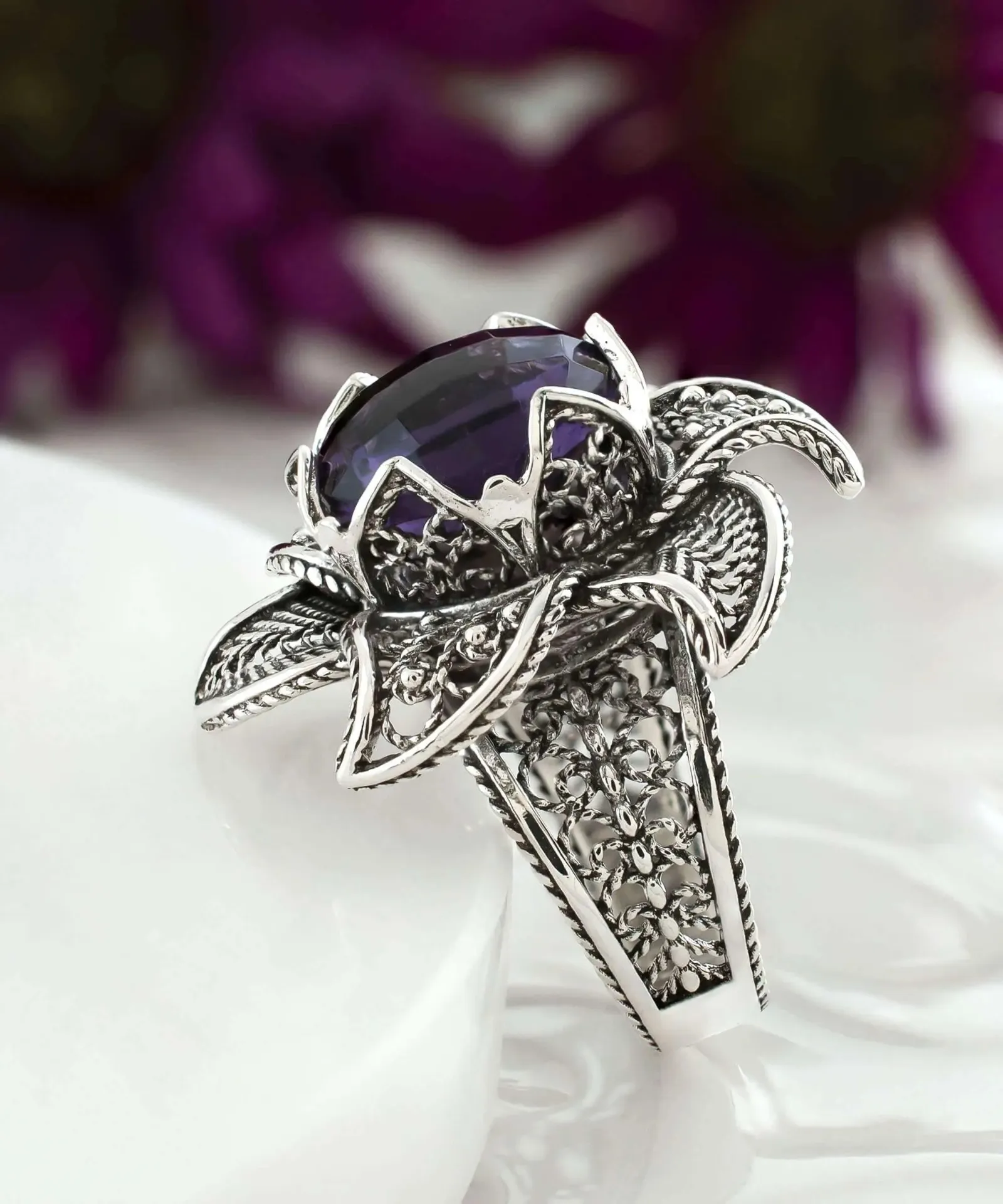 The Filigranist 925 Sterling Silver Lotus Flower Amethyst Ring - A Symbol of Elegance and Grace, Versatile Fashion Piece, Special Occasion Ring