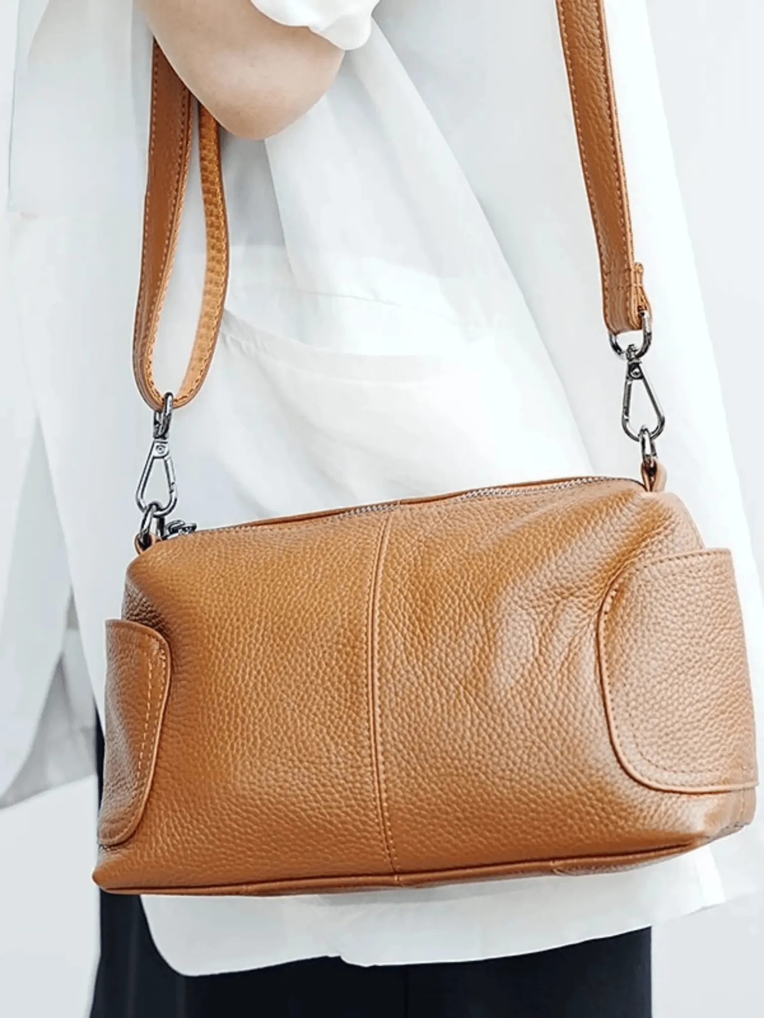 Vianne |  Classic Brown Leather Shoulder Bag