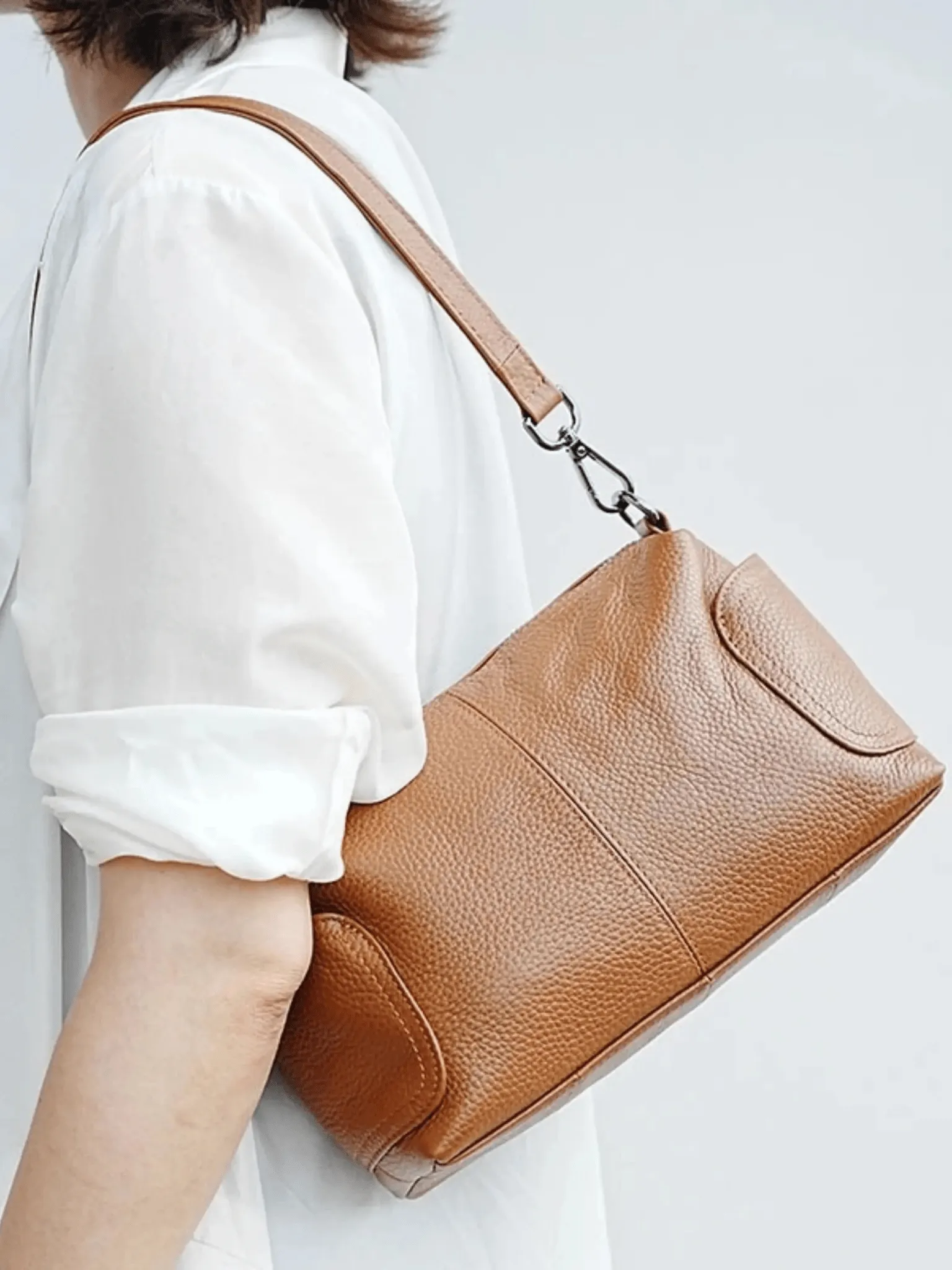 Vianne |  Classic Brown Leather Shoulder Bag
