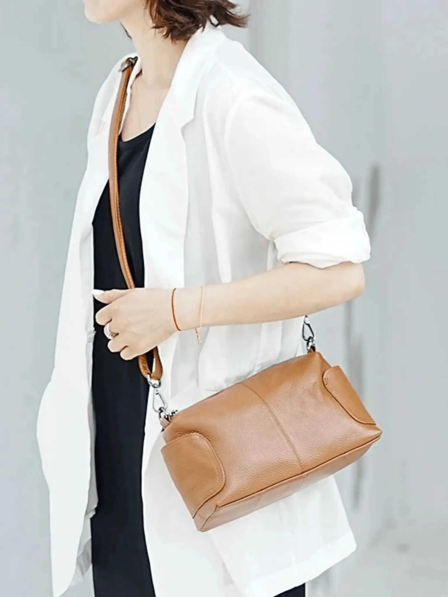 Vianne |  Classic Brown Leather Shoulder Bag