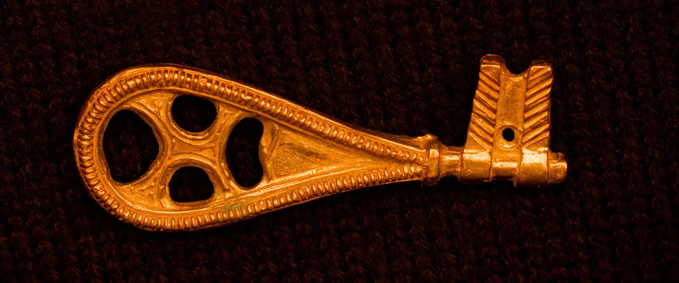 Viking Key - Large Openwork - Y-27